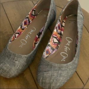Toms Grey Flats size 9